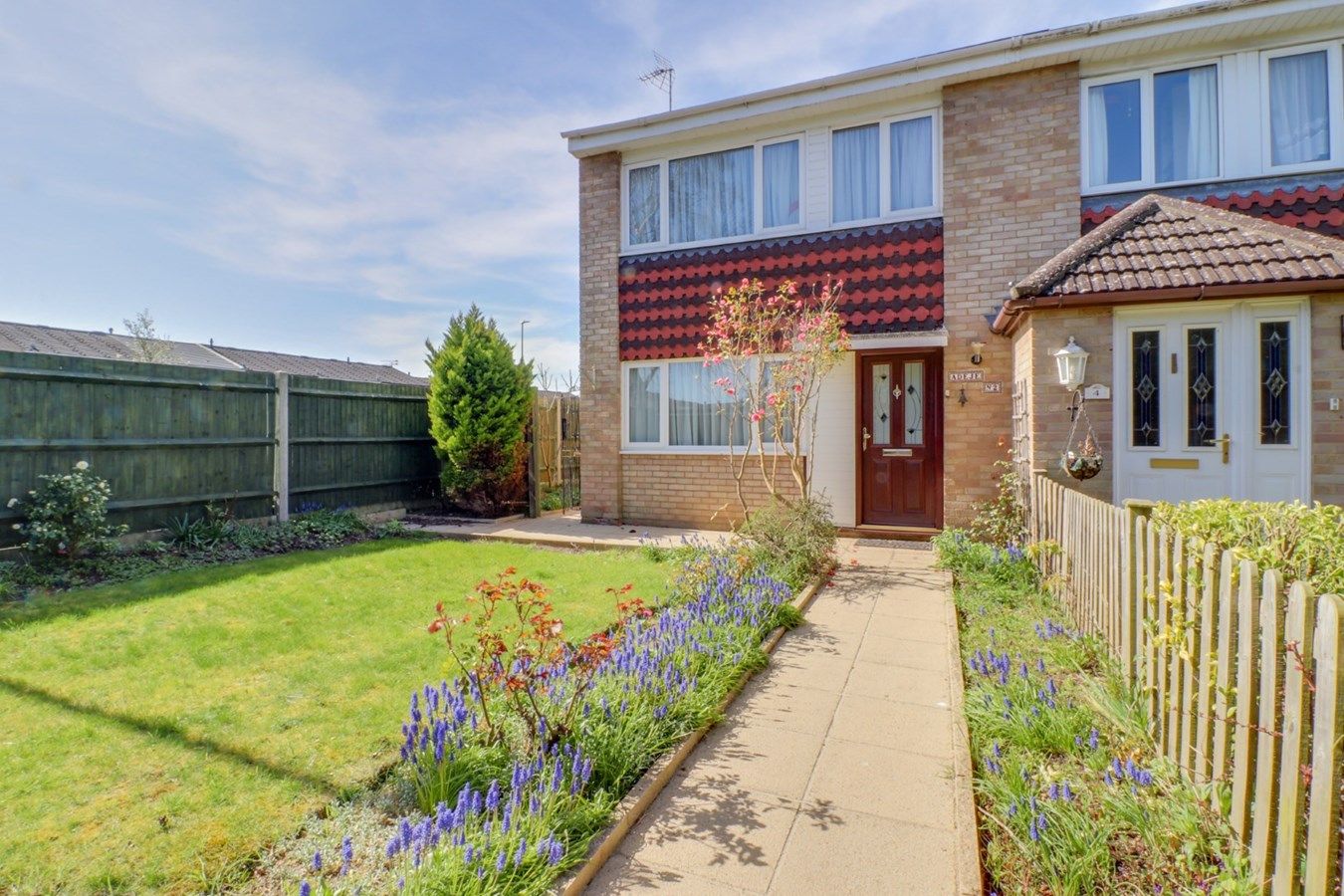 3 bed semidetached house for sale in Champions Way, Hoddesdon EN11