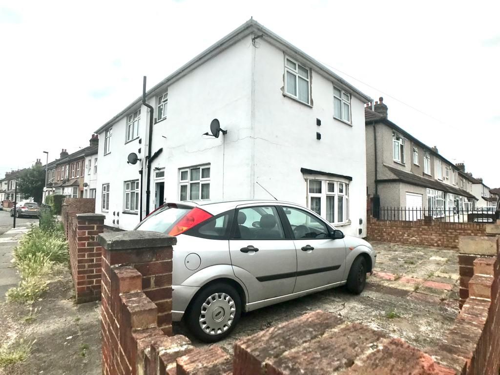 Heathdale Ave, Hounslow TW4  