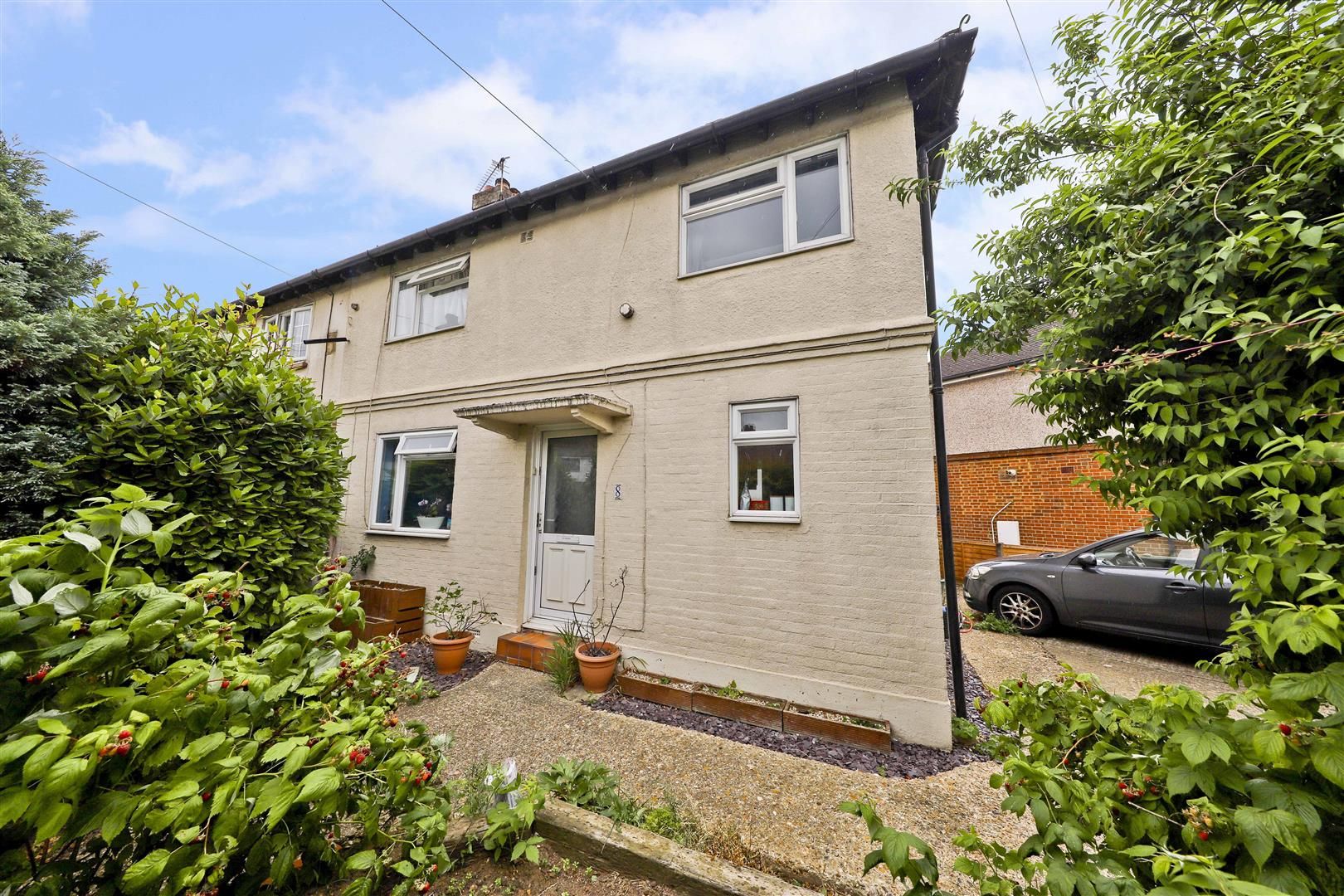 3 bed semidetached house for sale in Thornton Close, West Drayton UB7