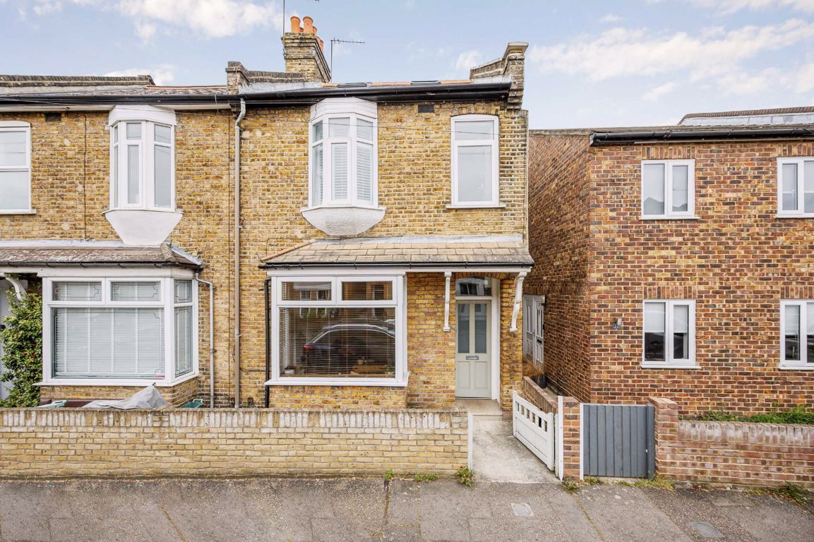 3 bed semidetached house for sale in Brook Road South, Brentford TW8