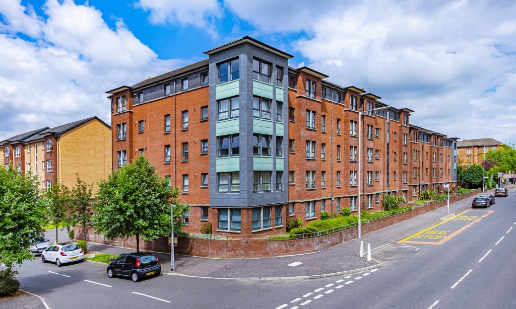 2/3, 2 Springfield Gardens, Glasgow G31  