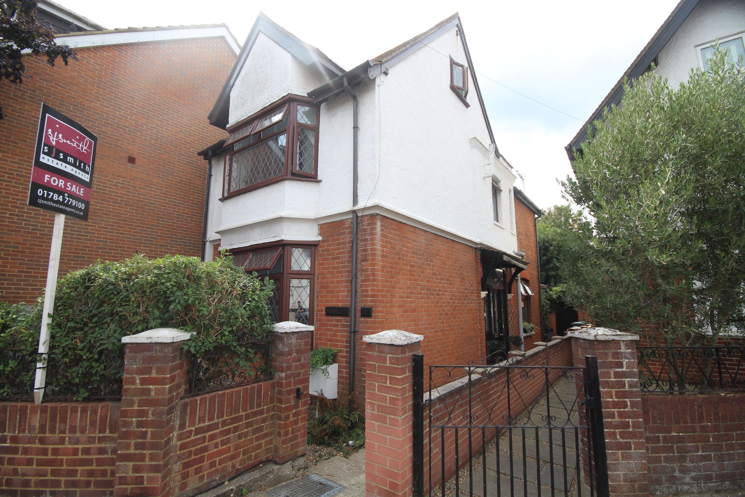 4 bed detached house for sale in Laleham Road, Staines TW18 Zoopla