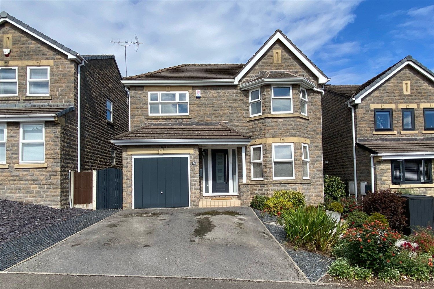 4 bed detached house for sale in Tavern Road, Hadfield, Glossop SK13