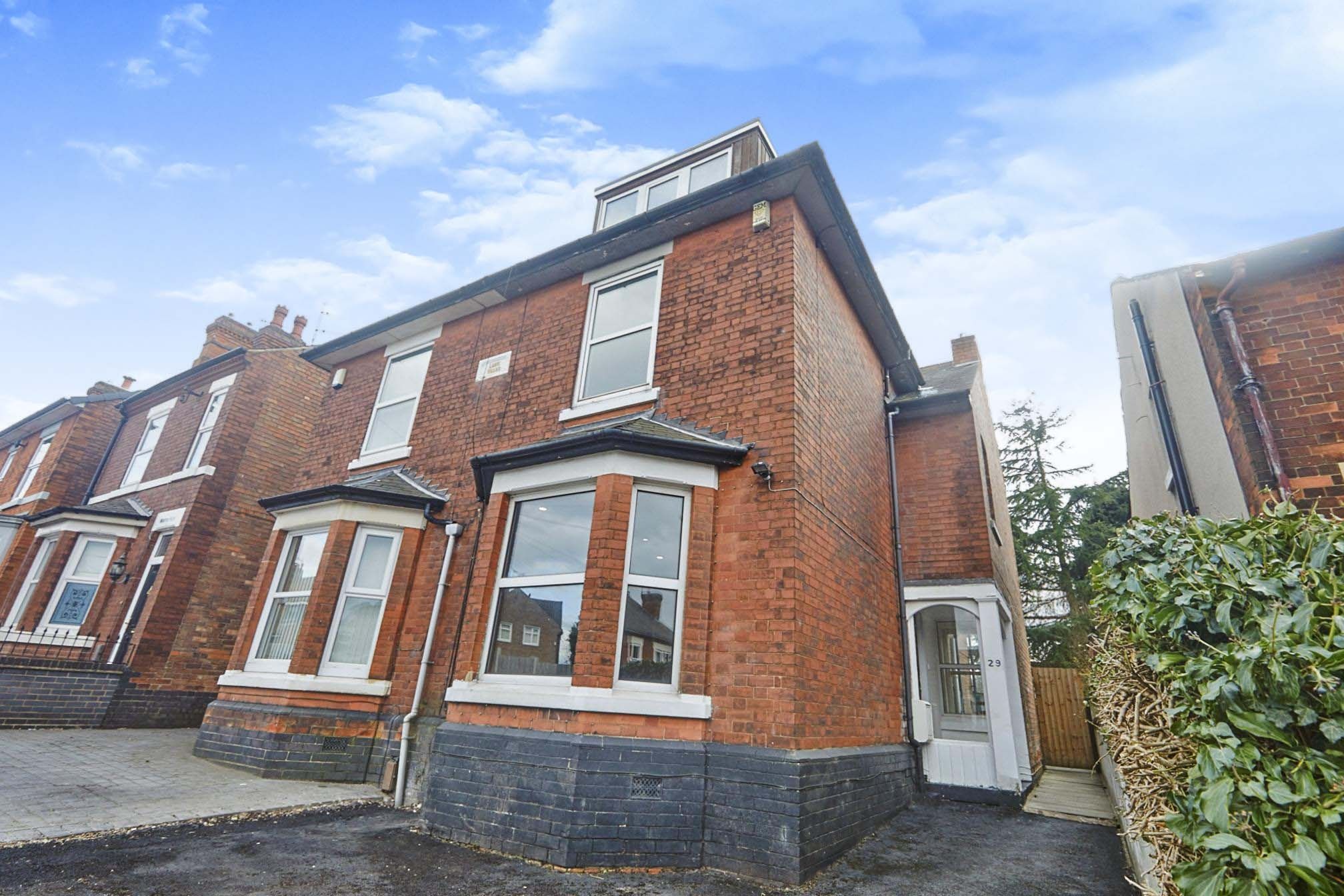 4 bed semidetached house for sale in Littleover Lane, Derby