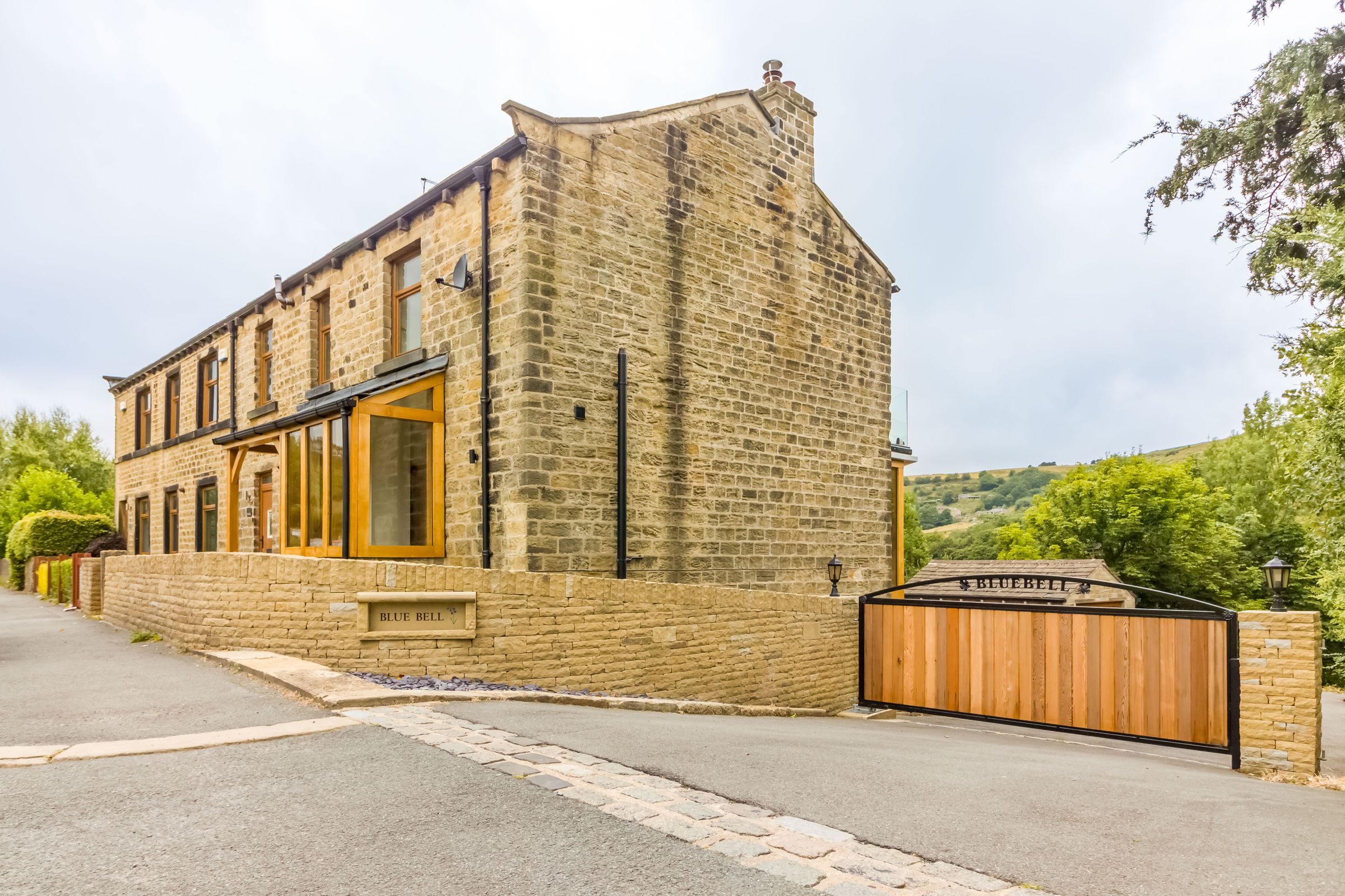3 bed cottage for sale in Blue Bell, Slaithwaite, Huddersfield HD7 Zoopla