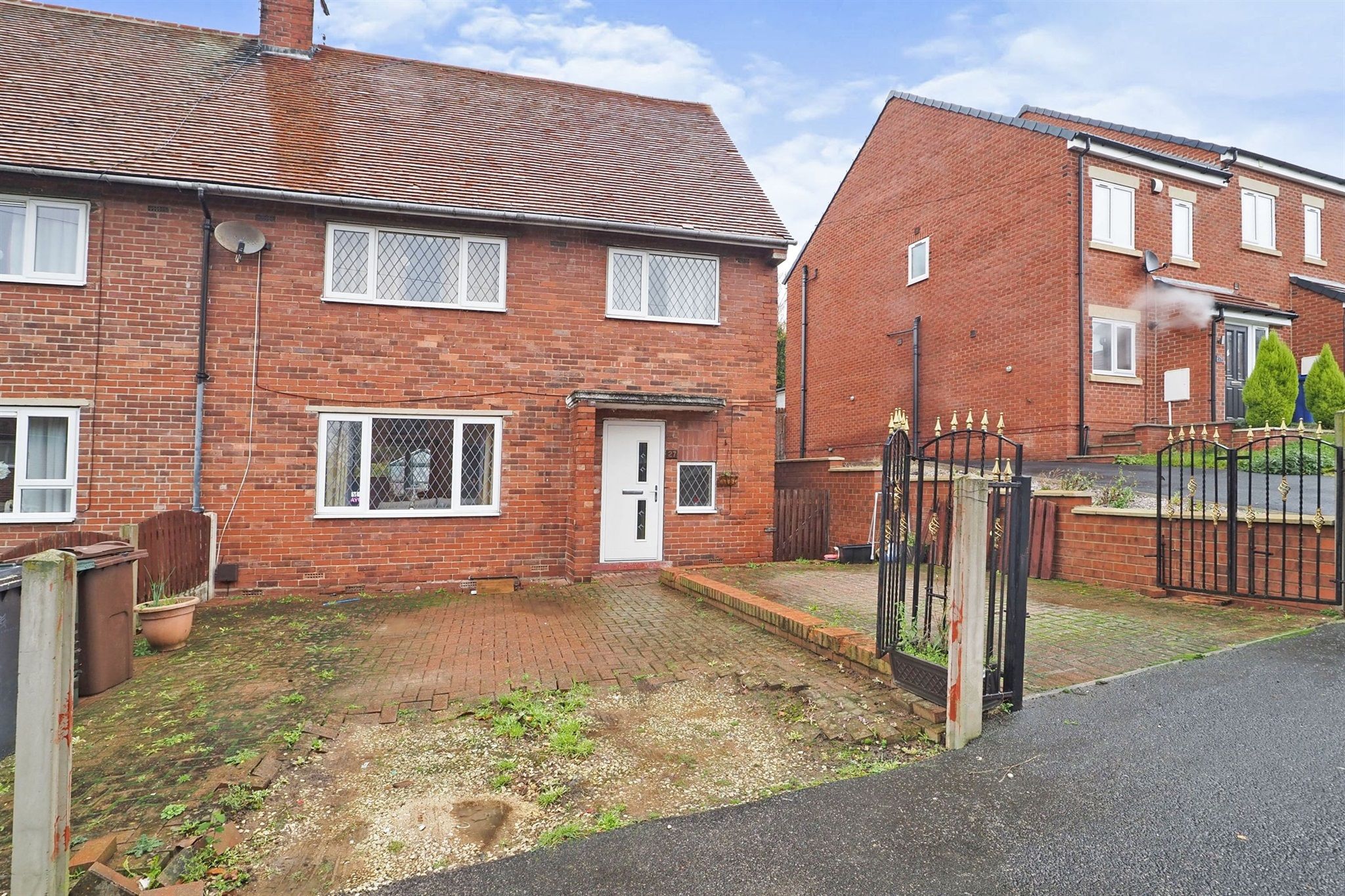 3 bed semidetached house for sale in Windmill Avenue, Grimethorpe