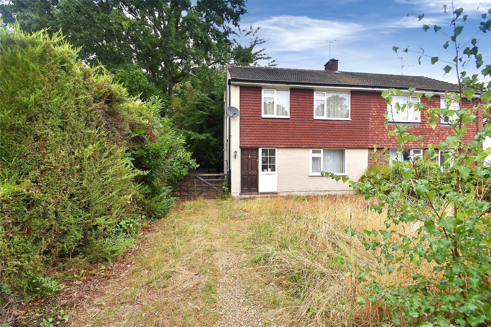 3 bed semidetached house for sale in Pierrefondes Avenue, Farnborough