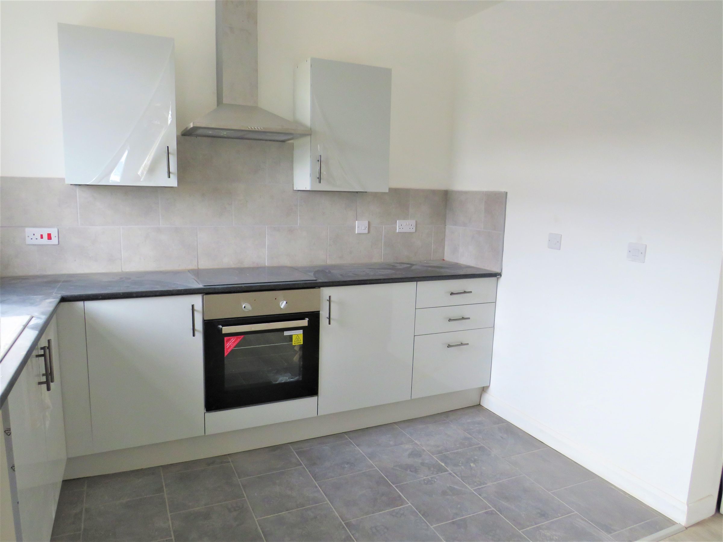 1 bed flat to rent in Market Place, Great Bridge, Tipton DY4 Zoopla