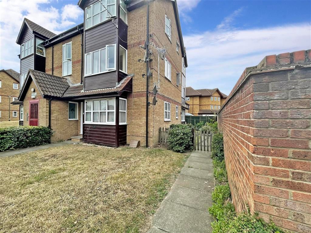 Studio for sale in Frobisher Road, Erith, Kent DA8 Zoopla