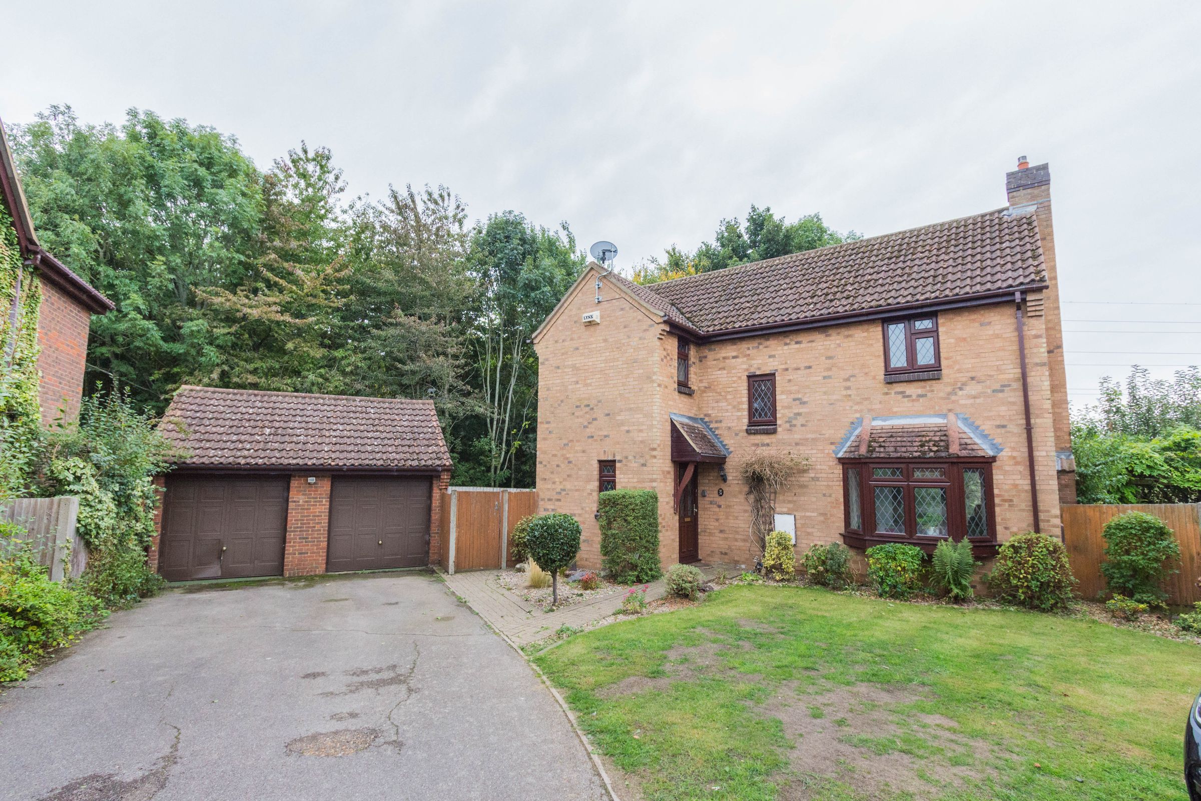 4 bed detached house for sale in Lakeside, Irthlingborough