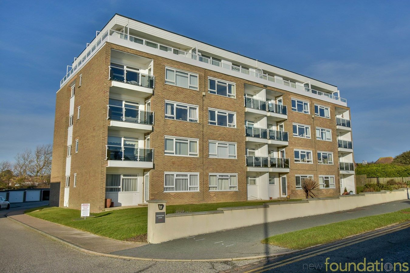 2 bed flat for sale in Cooden Drive, BexhillOnSea TN39 Zoopla