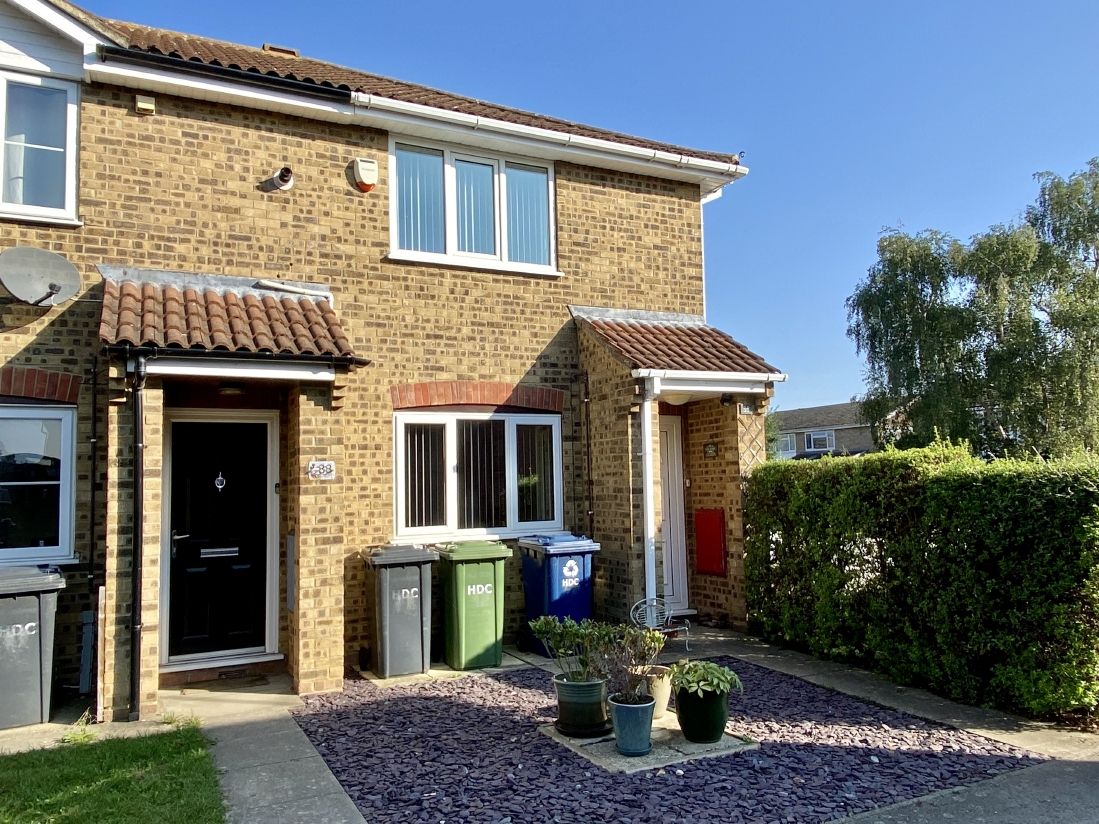 2 bed end terrace house for sale in Bodiam Way, Eynesbury, St. Neots