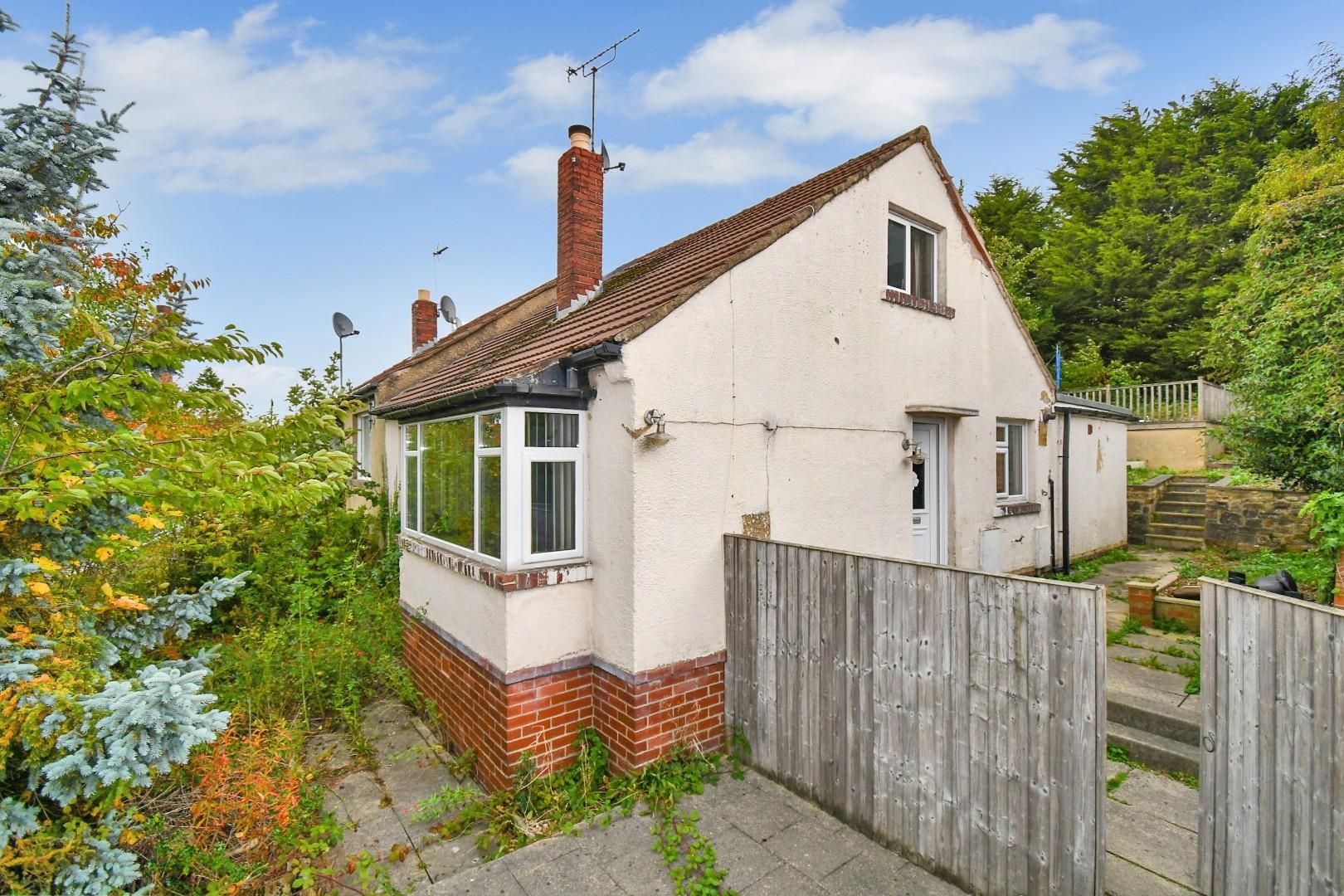 2 bed semidetached bungalow for sale in Greenacre Park, Rawdon, Leeds