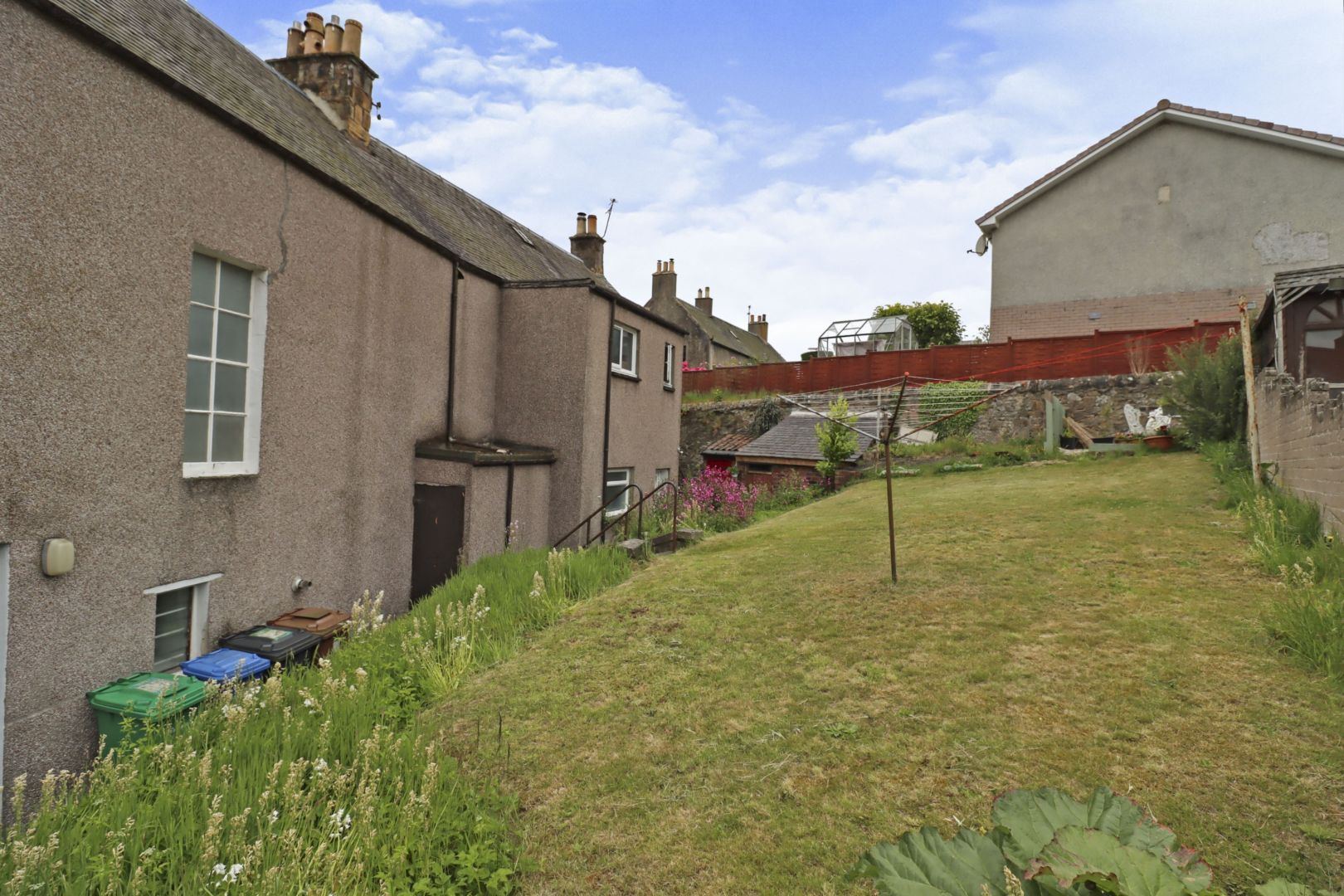 3 bed semidetached house for sale in Manse Road, Markinch, Glenrothes