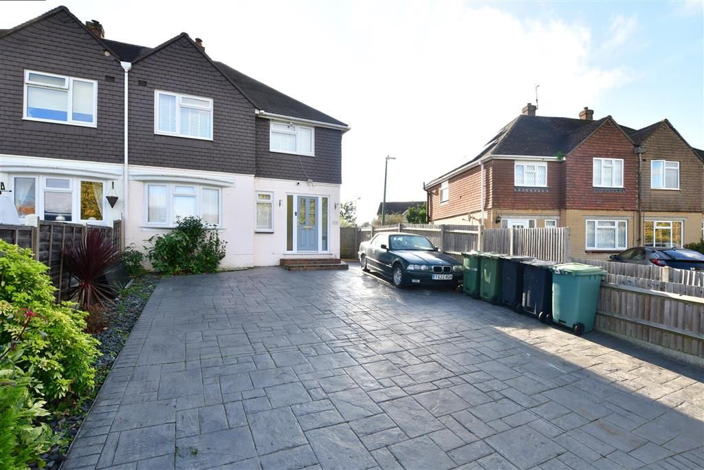 3 bed semidetached house for sale in Dorset Way, Maidstone, Kent ME15