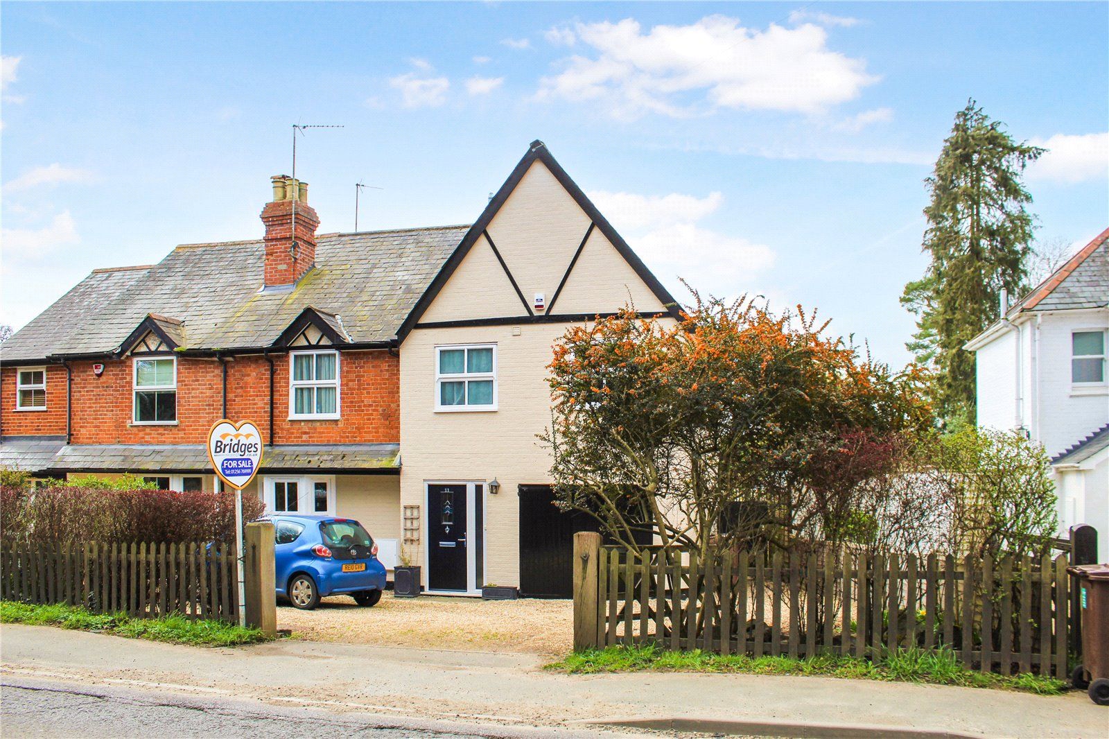 4 bed semidetached house for sale in Reading Road, Eversley, Hook RG27