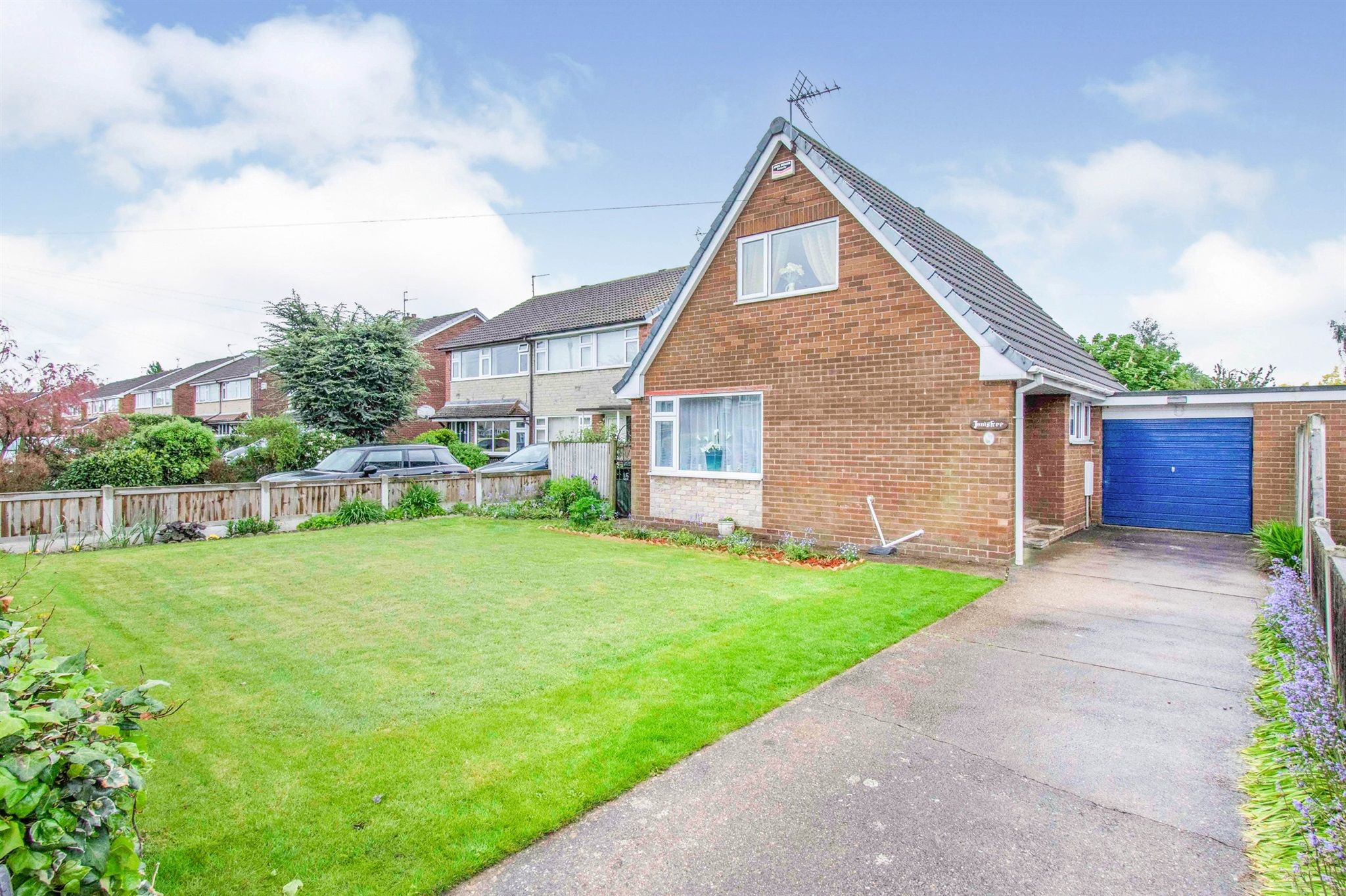 2 bed detached bungalow for sale in Menson Drive, Hatfield, Doncaster