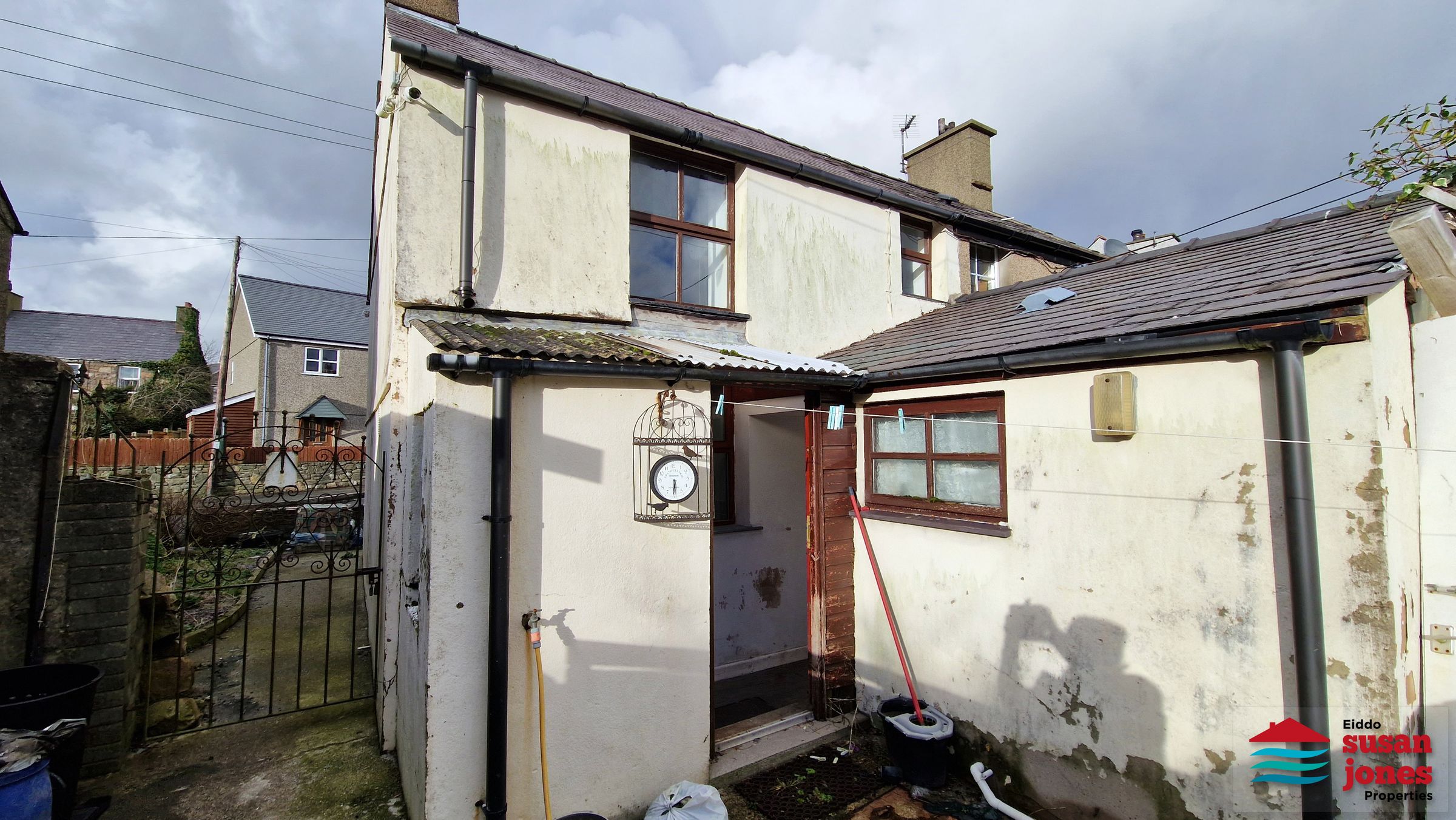 2 bed semidetached house for sale in Llanaelhaearn, Caernarfon LL54