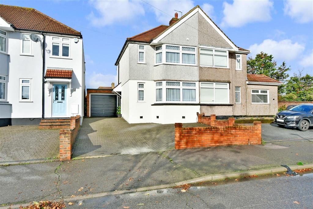 3 bed semidetached house for sale in Fairford Avenue, Barnehurst, Kent DA7 Zoopla