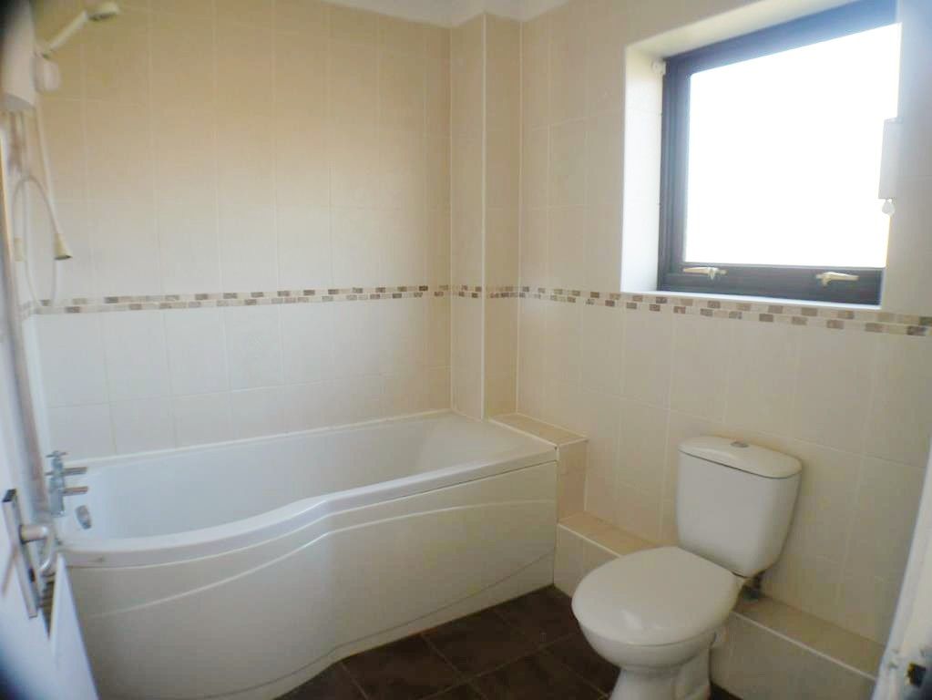 3 bed detached house to rent in Devlin Road, Ipswich, Suffolk IP8 Zoopla