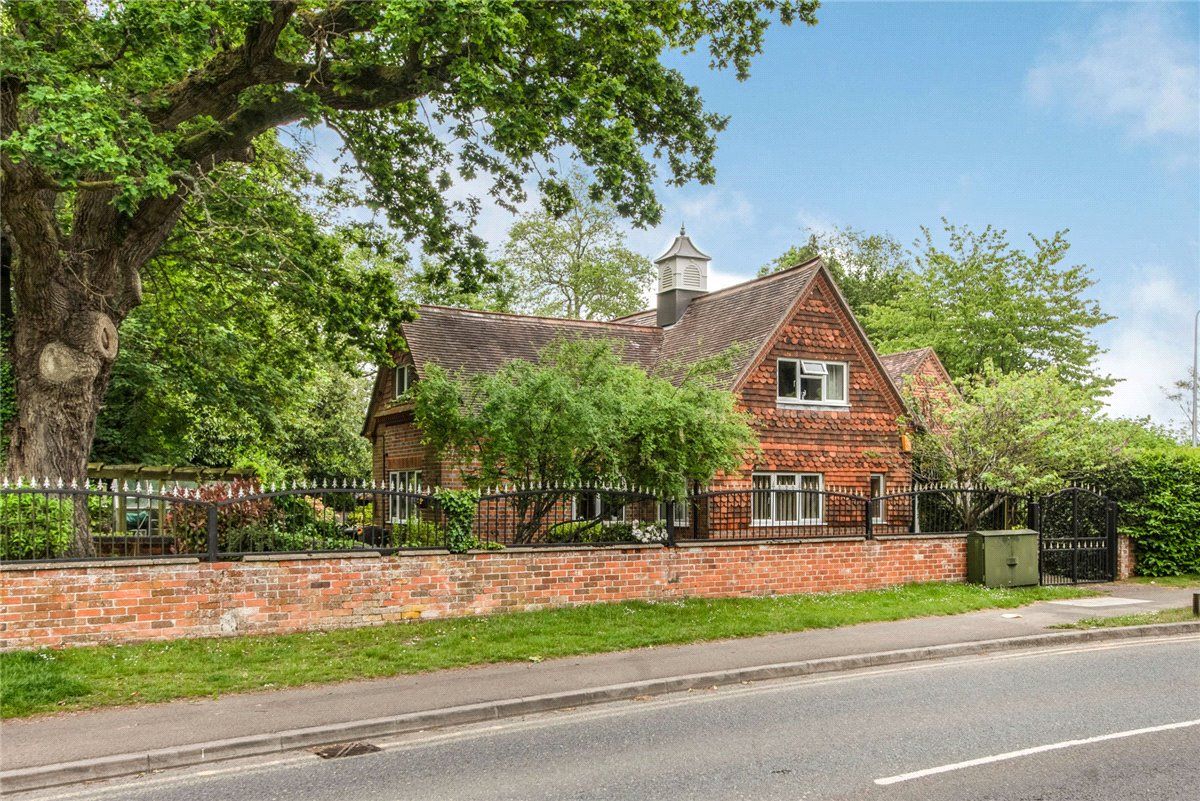 4 bed detached house for sale in Pyle Hill, Newbury RG14 Zoopla