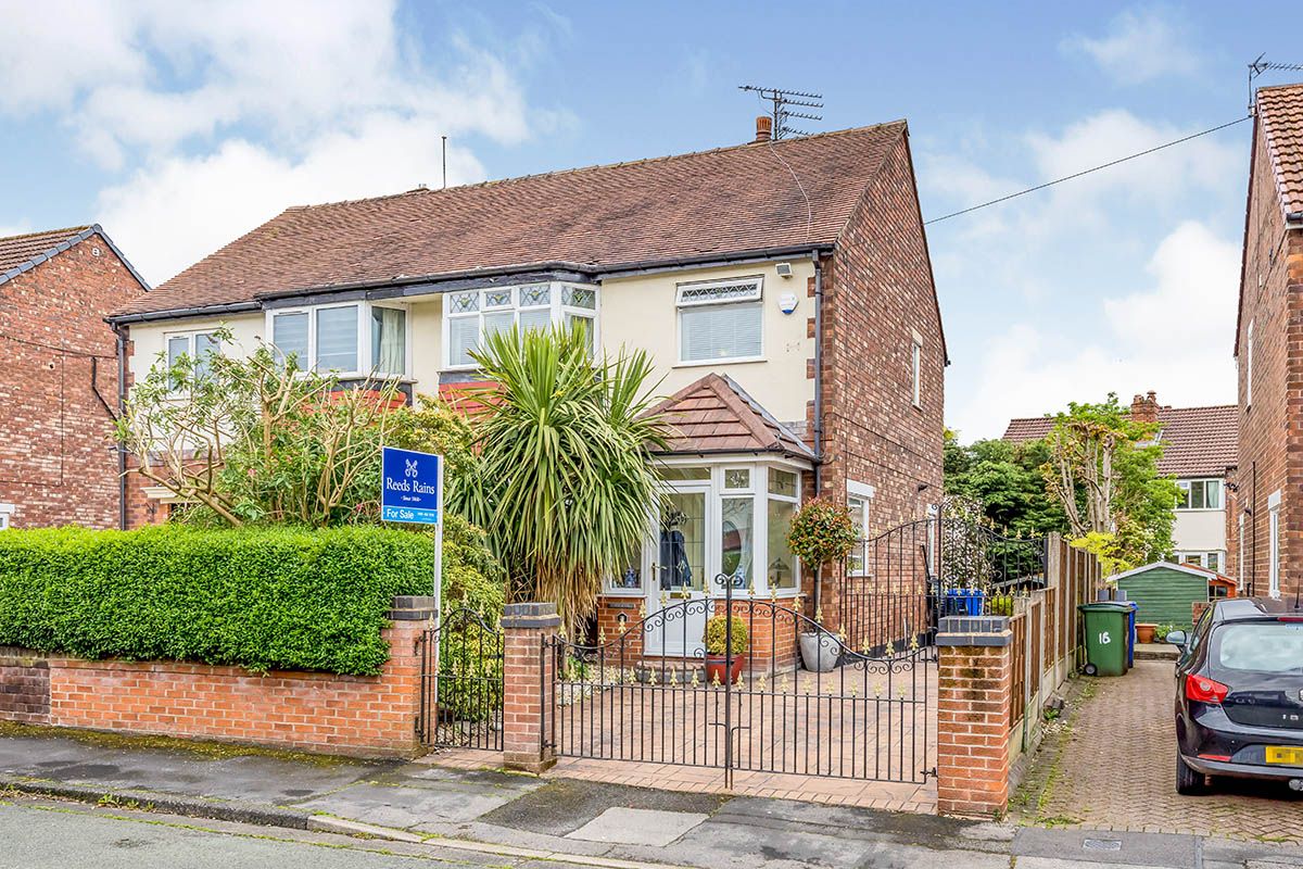 3 bed semidetached house for sale in Hartington Road, Great Moor