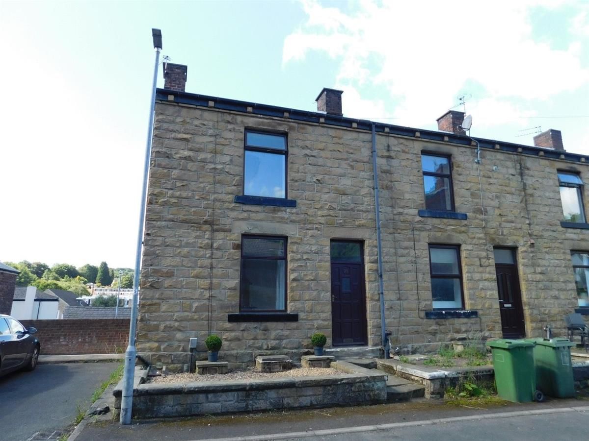 3 bed terraced house to rent in Carlinghow Hill, Birstall, Batley WF17