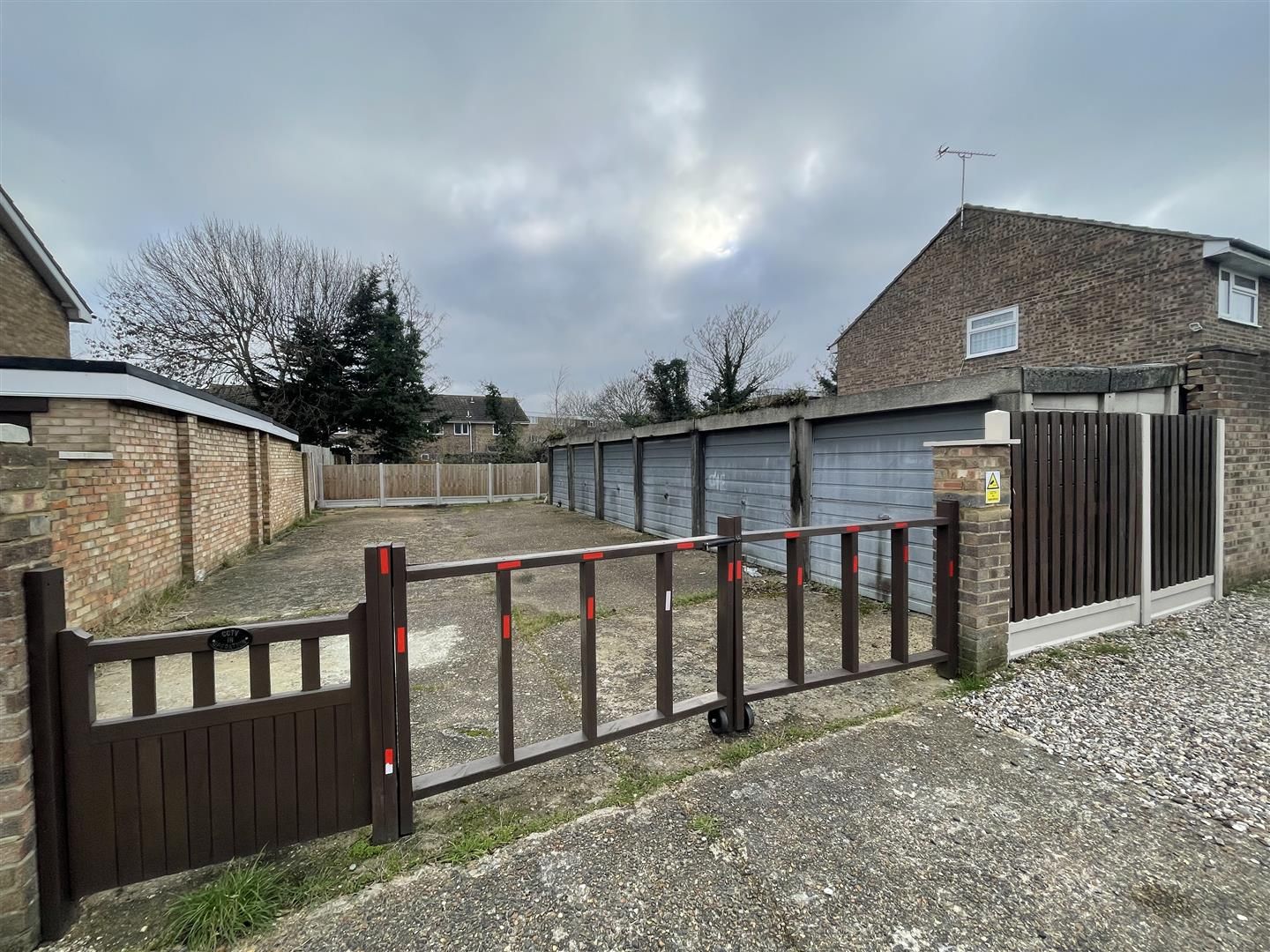 3 bed terraced house for sale in Dunstable Road, StanfordLeHope SS17 Zoopla