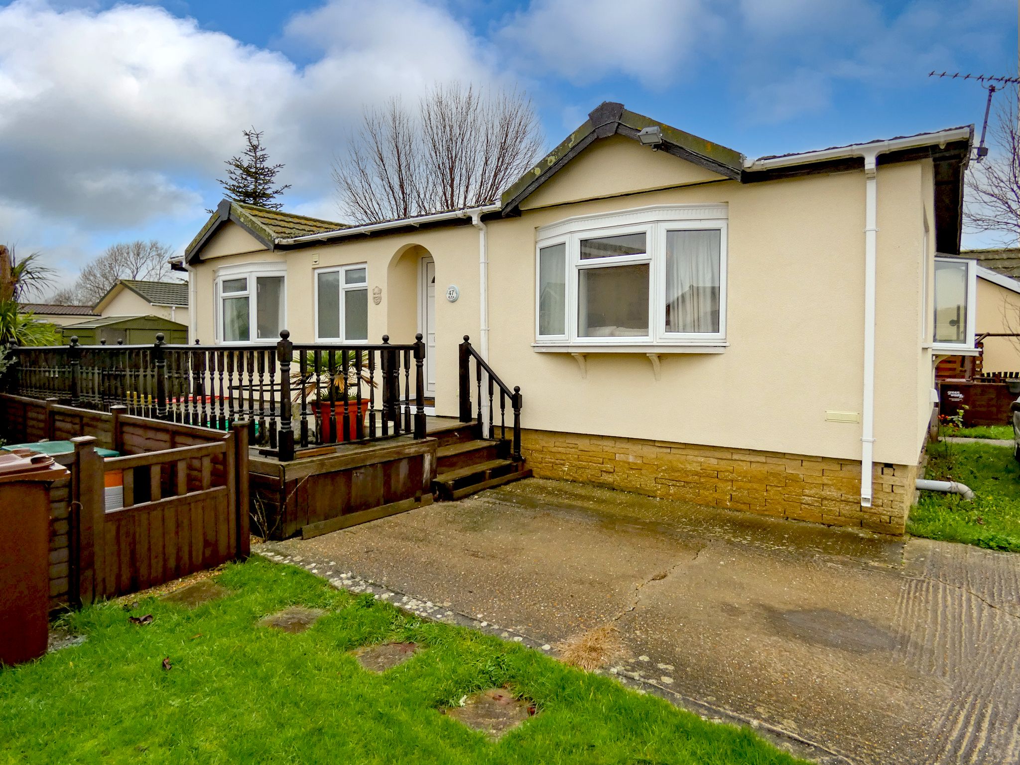 2 bed mobile/park home for sale in The Marigolds, Shripney Road, Bognor