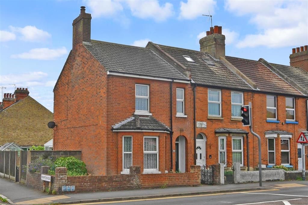 3 bed end terrace house for sale in Dymchurch Road, Hythe, Kent CT21