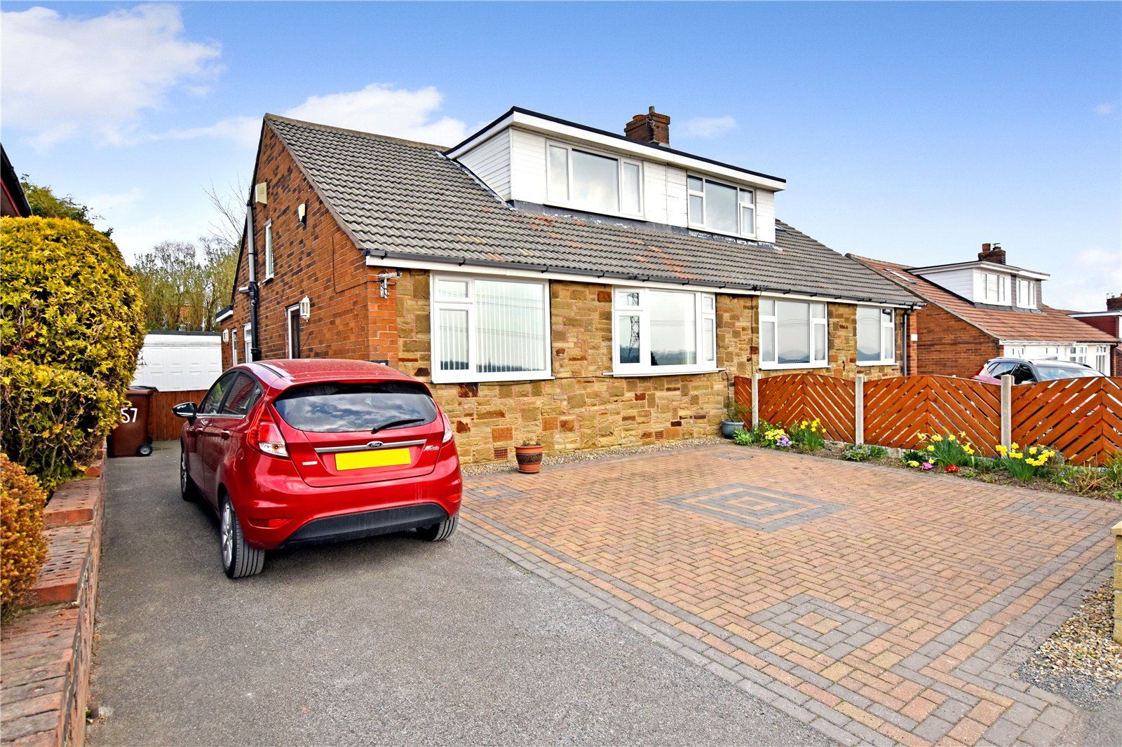 4 bed bungalow for sale in Batley Road, Tingley, Wakefield, West
