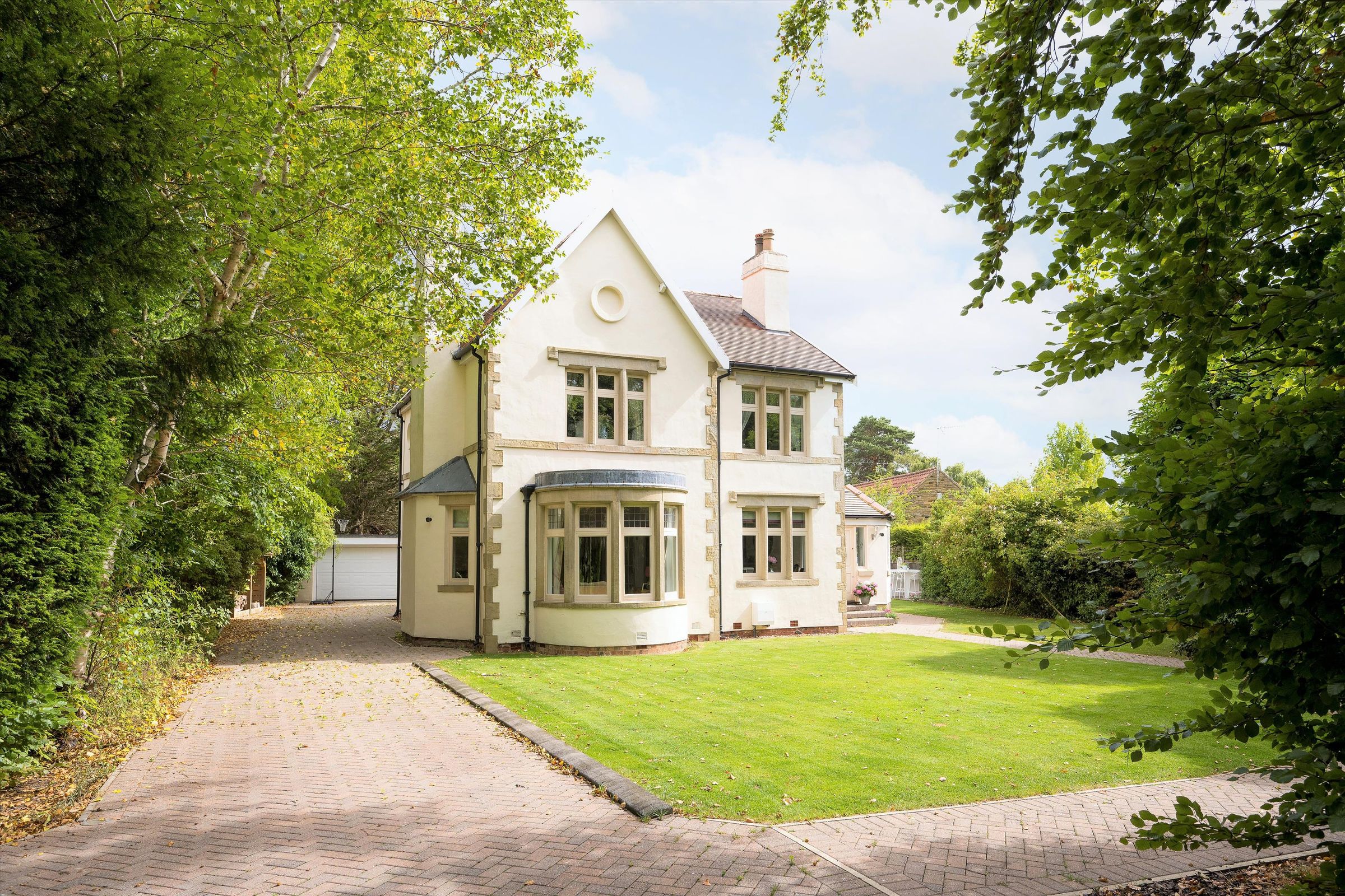 5 bed detached house for sale in Oatlands Drive, Harrogate, North