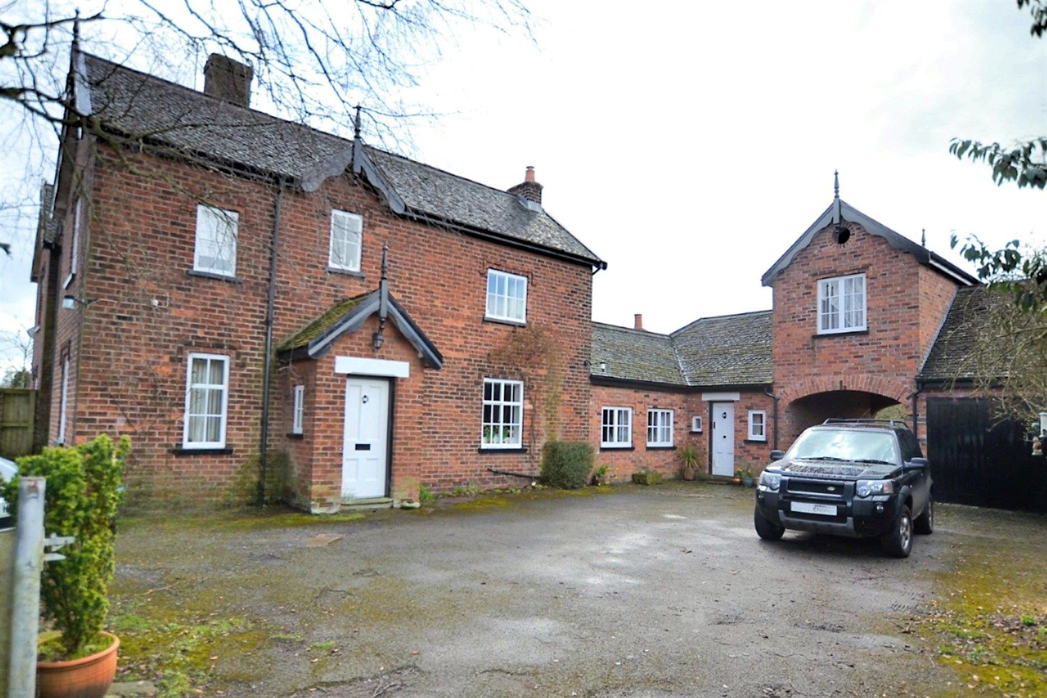 3 bed semidetached house for sale in Holmes Chapel Road, Somerford