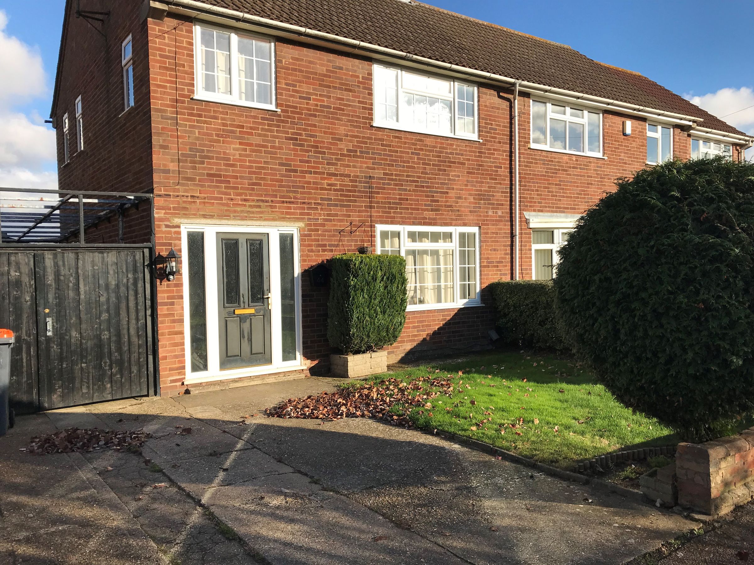 3 bed semidetached house to rent in Wingfield Road, Bromham MK40 Zoopla