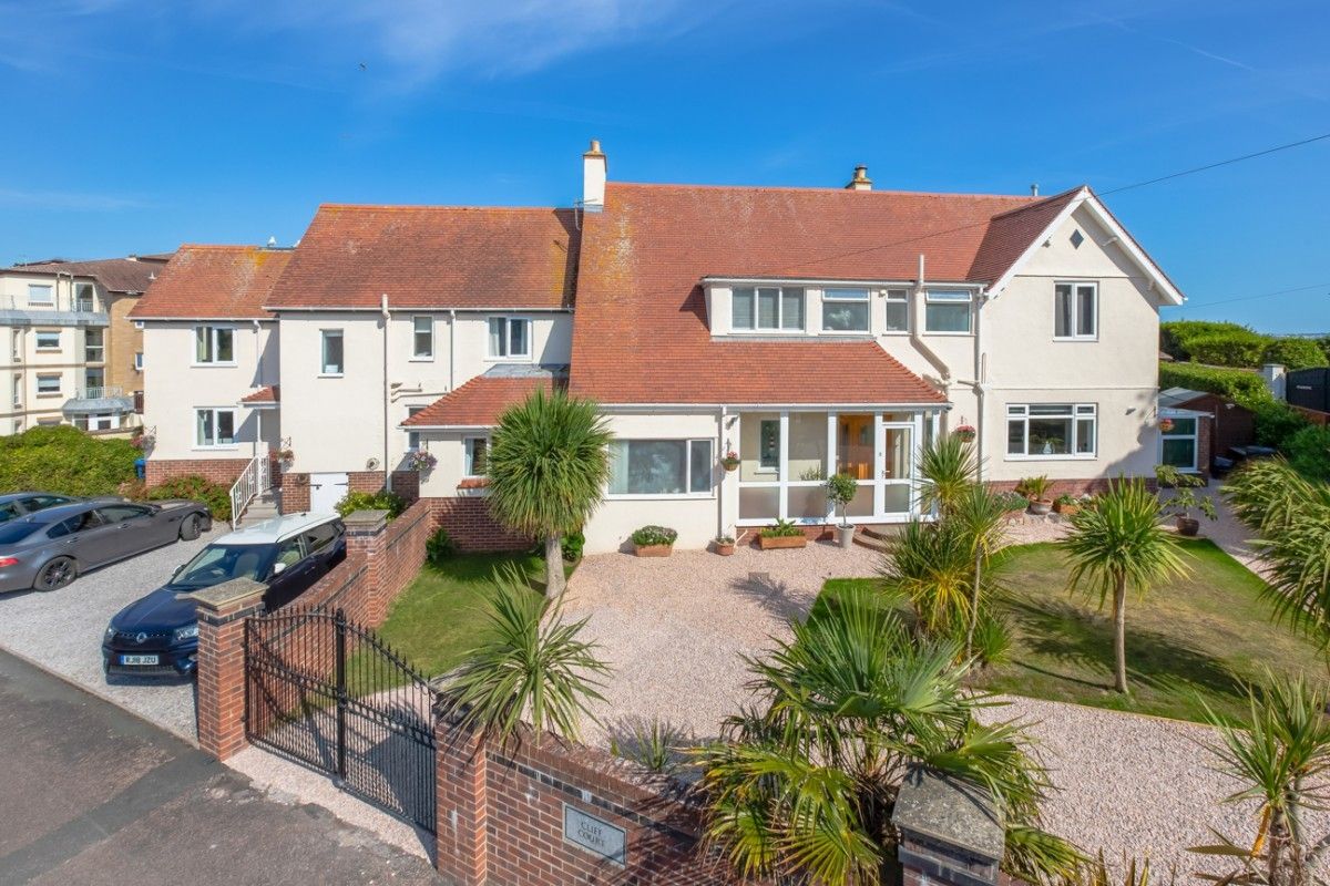 Cliff Road, Torquay TQ2