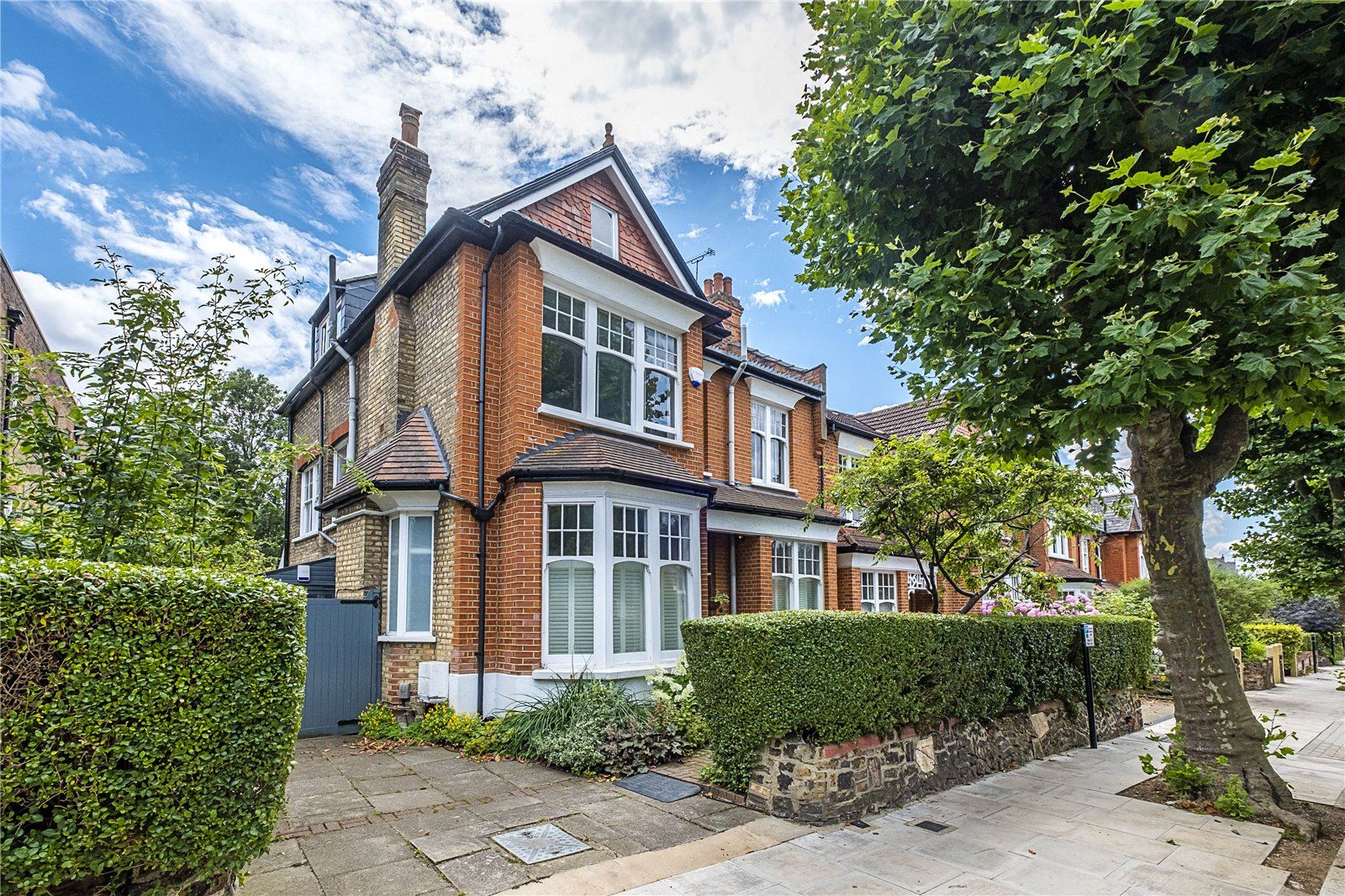 Grand Avenue, London N10  