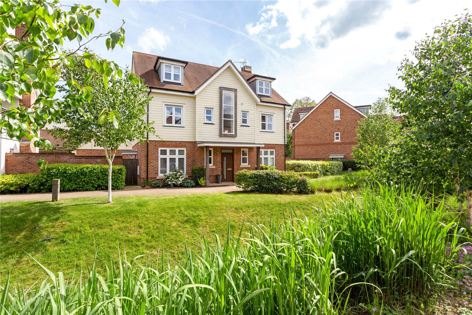 5 bed detached house for sale in Pennyroyal, Fleet GU51 Zoopla