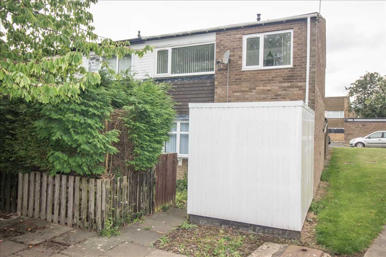 3 bed terraced house to rent in Lockerbie Road, Beaconhill Grange