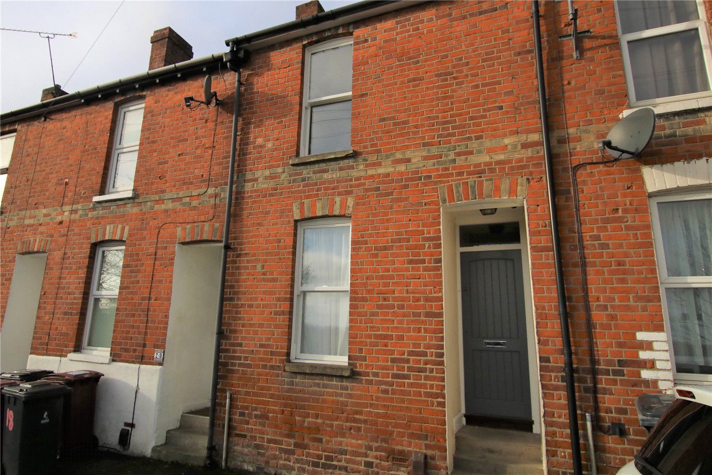 2 bed terraced house to rent in Dover Street, Reading, Berkshire RG1