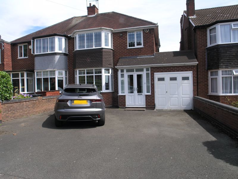 3 bed semidetached house for sale in Halesowen, Lapal, Hiplands Road