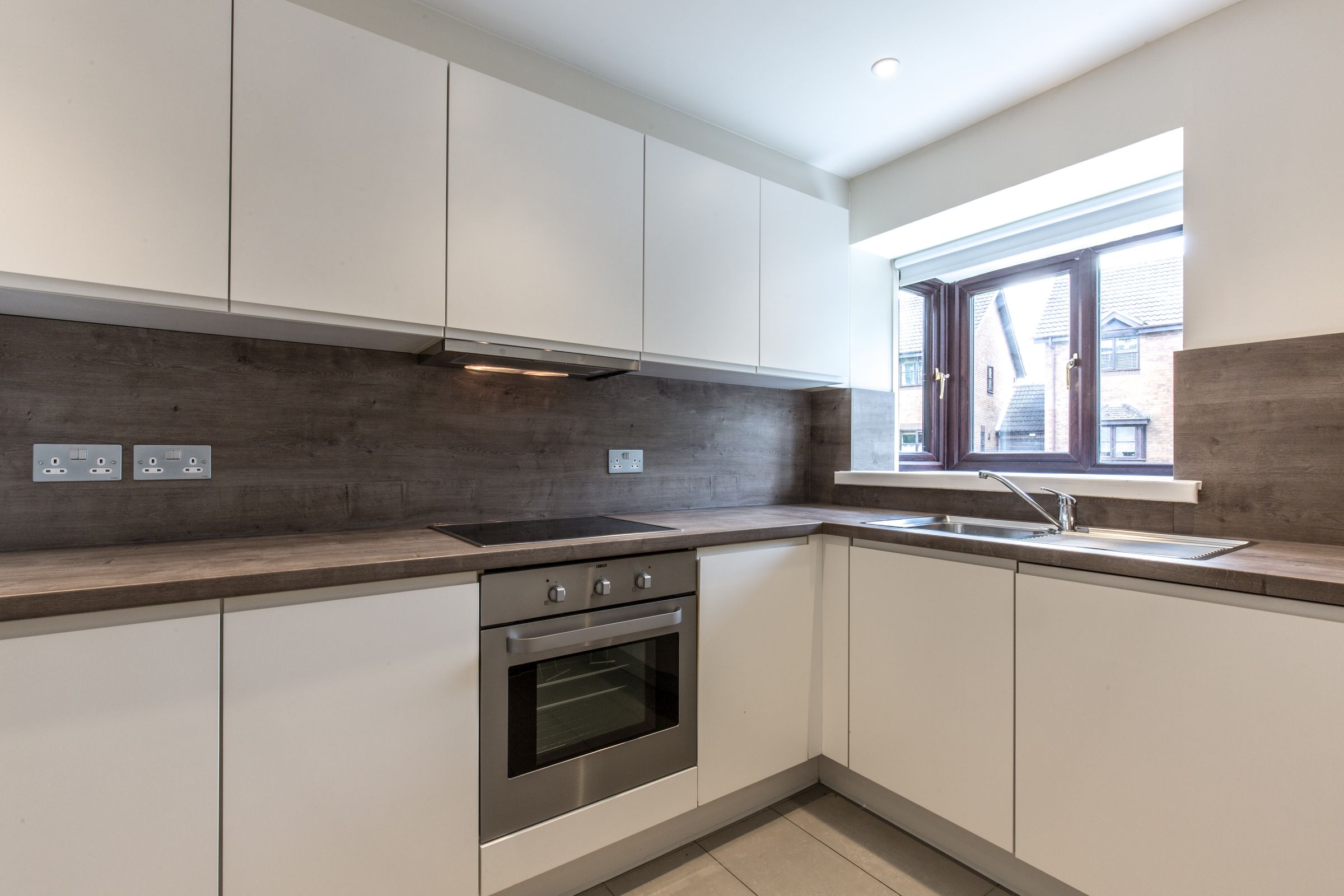 3 bed flat to rent in Rudsworth Close, Colnbrook, Slough SL3 Zoopla