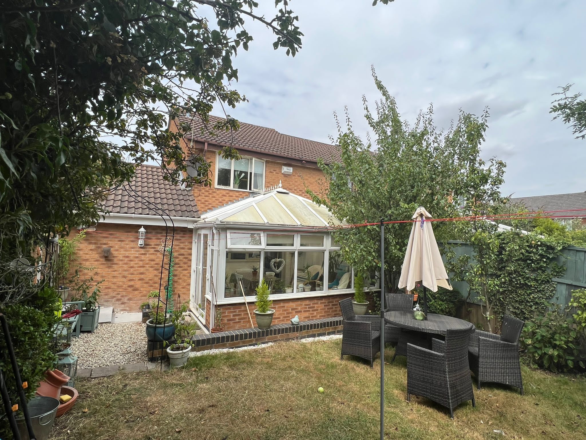 3 bed town house for sale in Heron Close, Mountsorrel, Loughborough