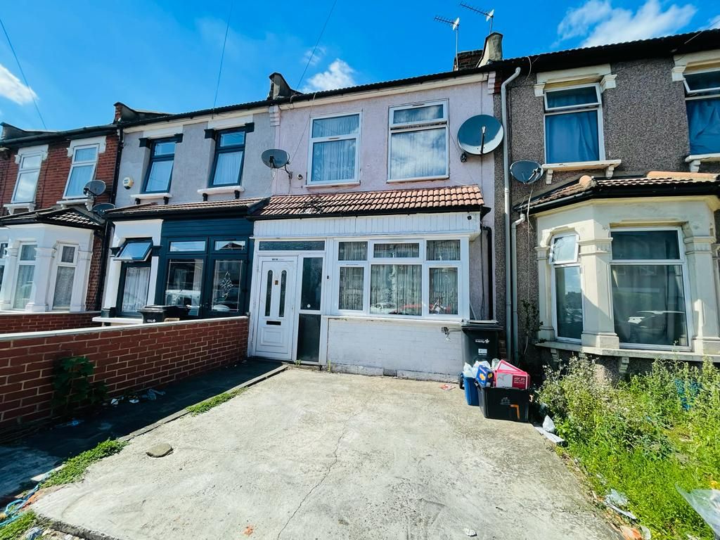 3 bed terraced house for sale in Kingston Road, Ilford IG1 Zoopla