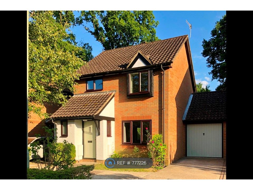 3 bed detached house to rent in Langshott, Horley RH6 Zoopla