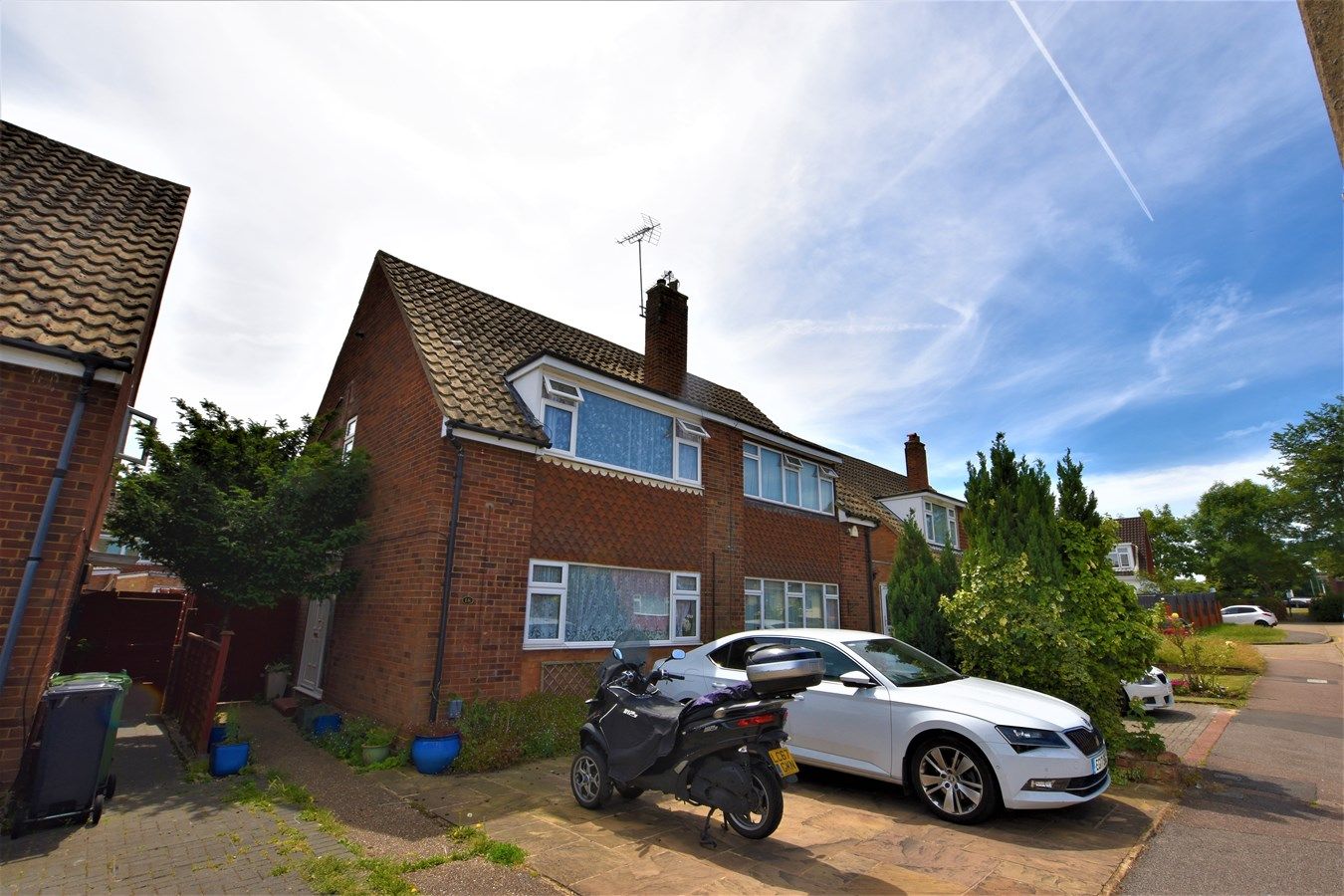 3 bed semidetached house to rent in Ousden Drive, Cheshunt EN8 Zoopla
