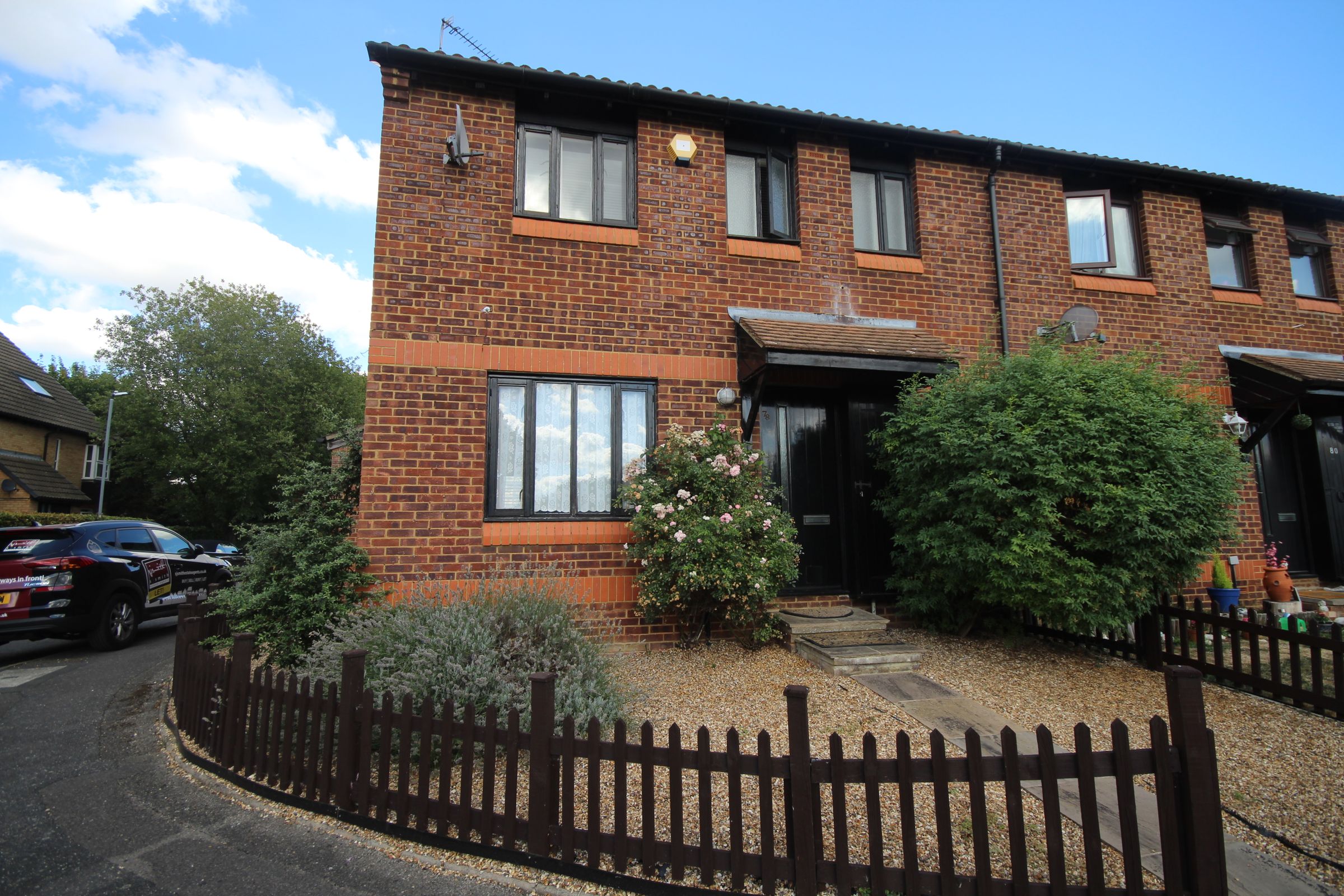 3 bed end terrace house for sale in Cobb Close, Datchet, Slough SL3