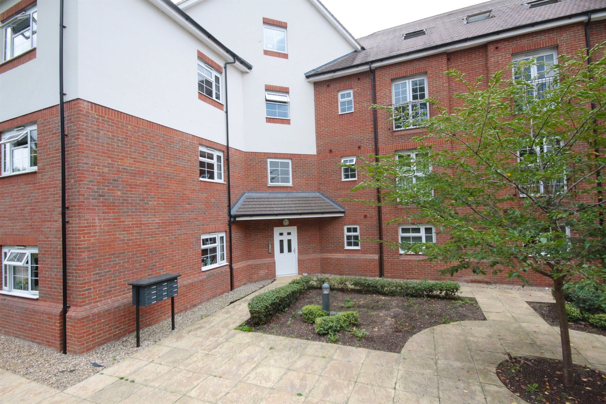2 bed flat to rent in Millstone Way, Harpenden AL5 Zoopla
