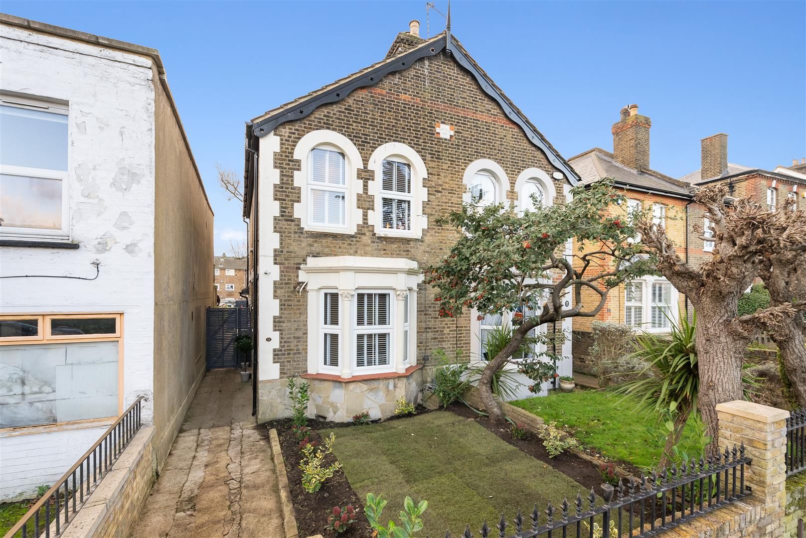2 bed semidetached house for sale in Woolwich Road, Belvedere DA17