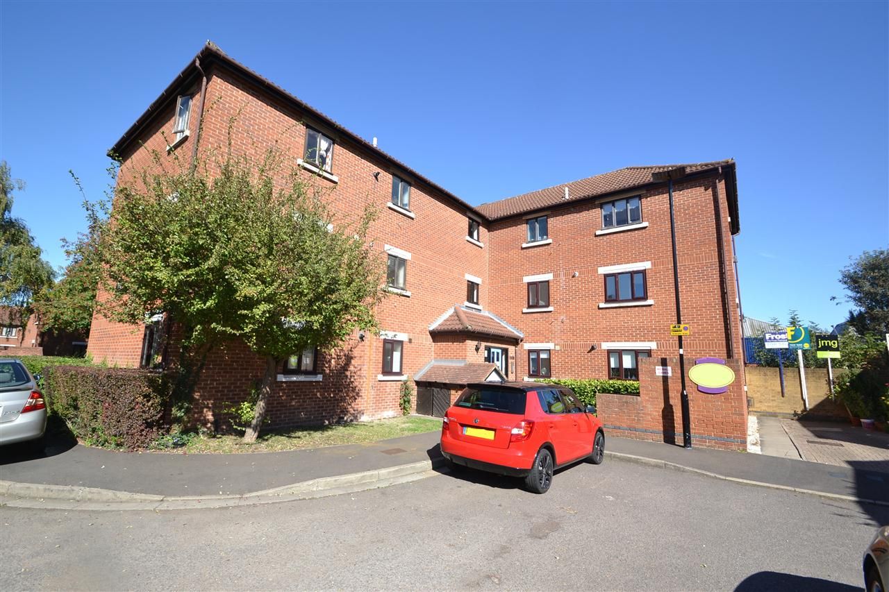 2 bed flat to rent in Tawny Close, Feltham TW13 Zoopla