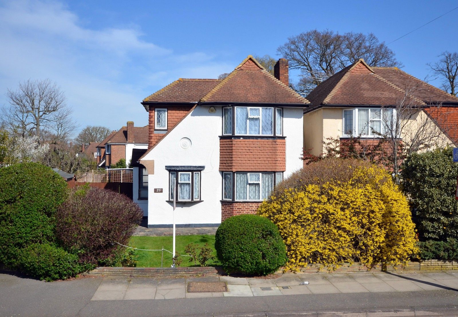 4 bed property for sale in Motspur Park, New Malden KT3 Zoopla